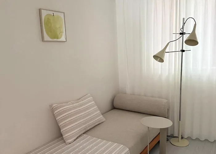 Glow Sindang Apartment *