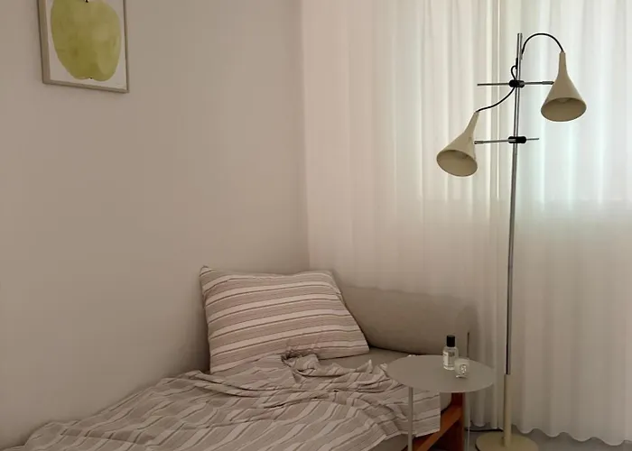 Glow Sindang Apartment *